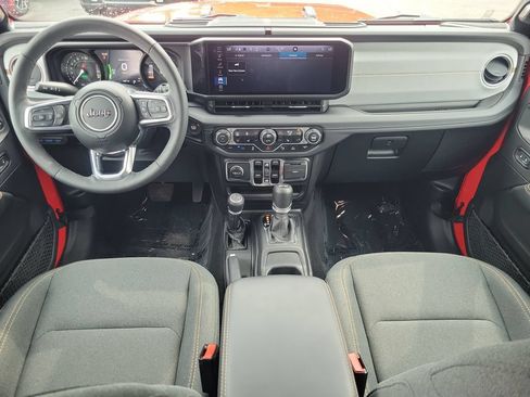 Certified 2025 Jeep Wrangler Unlimited Sahara w/ Safety Group AWD/4WD image 14
