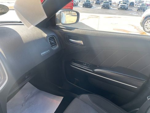 Used 2022 Dodge Charger SXT image 17