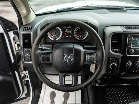 Used 2017 RAM 1500 Express AWD/4WD image 25
