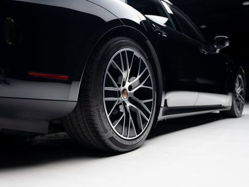 Used 2022 Porsche Taycan 4S image 74