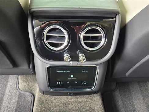 Used 2023 Bentley Bentayga AWD/4WD image 18