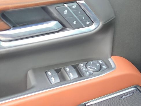 Used 2025 GMC Sierra 2500 Denali Ultimate w/ Max Trailering Package image 13