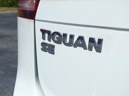 Used 2020 Volkswagen Tiguan SE image 25
