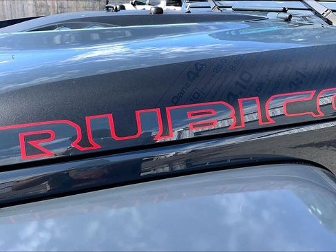 Used 2018 Jeep Wrangler Unlimited Rubicon AWD/4WD image 37