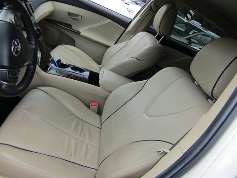 Used 2013 Toyota Venza XLE FWD image 8