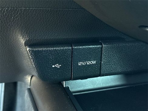 Used 2021 Toyota Camry LE image 31