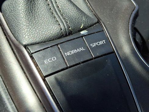 Used 2023 Toyota Camry SE w/ Convenience Package FWD image 24