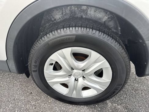 Used 2015 Toyota RAV4 LE FWD image 29