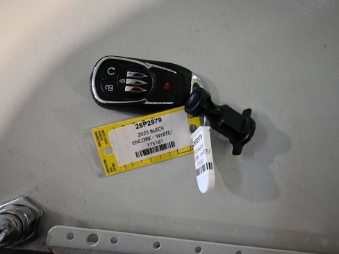 Used 2025 Buick Encore GX Preferred AWD/4WD image 21