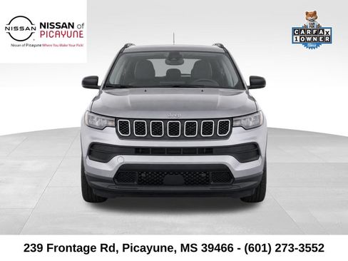 Used 2023 Jeep Compass Sport AWD/4WD image 3