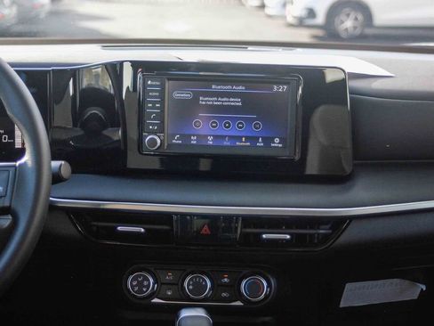 Certified 2025 Nissan Kicks S image 14