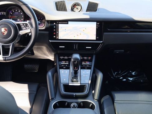 Certified 2023 Porsche Cayenne Platinum Edition AWD/4WD image 21