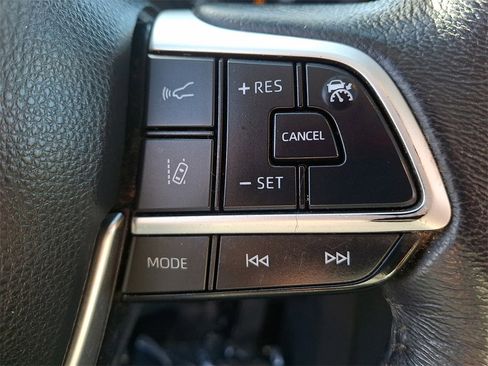 Used 2022 Toyota Sienna XLE image 26