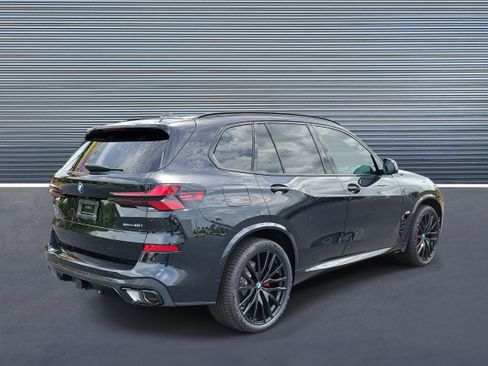 New 2026 BMW X5 xDrive40i w/ M Sport Package AWD/4WD image 3