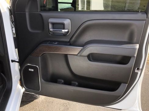 Used 2017 GMC Sierra 3500 Denali w/ Duramax Plus Package image 17