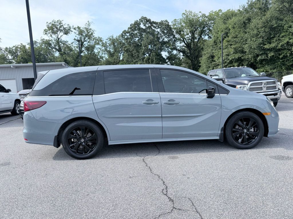 Used 2023 Honda Odyssey Sport image 4