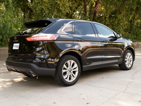 Used 2024 Ford Edge Titanium image 9