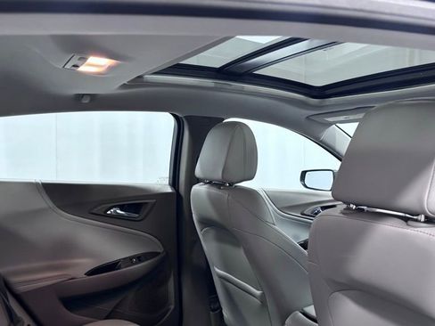 Used 2017 Chevrolet Malibu Premier w/ Premier Sun and Wheel Package image 25