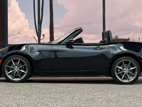 Used 2018 MAZDA MX-5 Miata Grand Touring RWD image 9