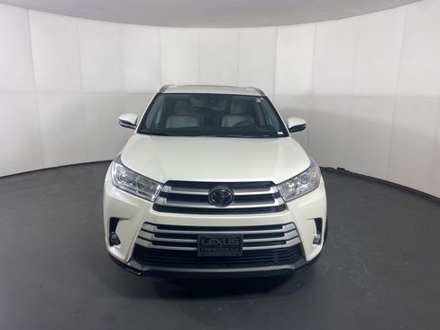 Used 2019 Toyota Highlander XLE image 5