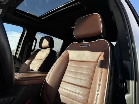 Used 2024 GMC Sierra 3500 Denali Ultimate image 8