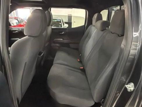 Used 2017 Toyota Tacoma TRD Off-Road w/ Premium & Technology Package image 6