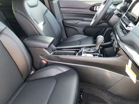 New 2026 Jeep Compass Latitude image 10