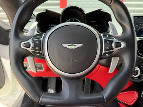 Used 2023 Aston Martin V8 Vantage Coupe RWD image 34