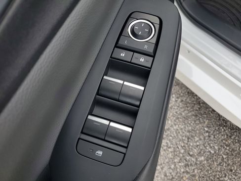 Certified 2025 Toyota Prius Limited image 17