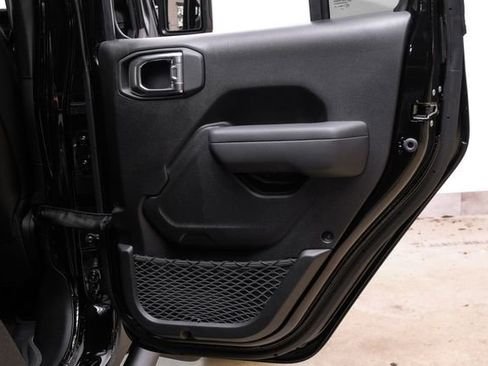 Used 2025 Jeep Gladiator Rubicon w/ Safety Group image 85