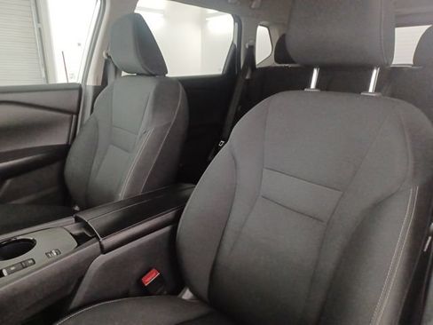 Used 2024 Nissan Rogue S FWD image 17