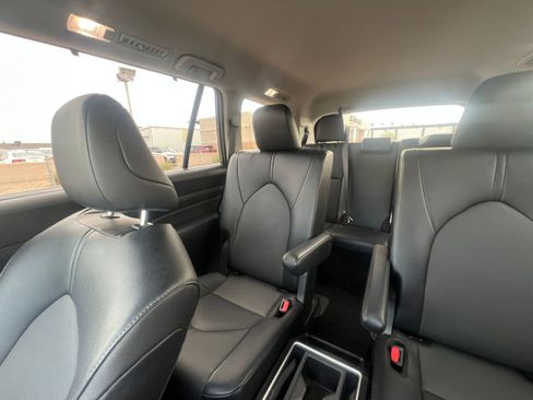 Used 2025 Toyota Grand Highlander FWD image 41