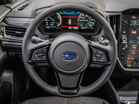 Used 2025 Subaru Forester Premium image 33