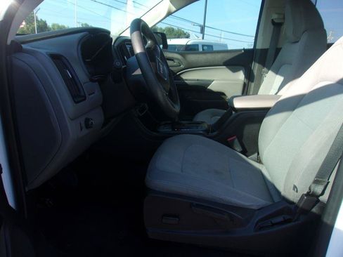 Used 2016 GMC Canyon 2WD Crew Cab w/ Convenience Package image 9