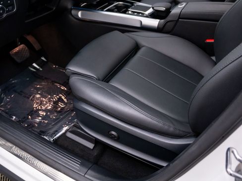 Used 2023 Mercedes-Benz EQB 300 4MATIC image 16