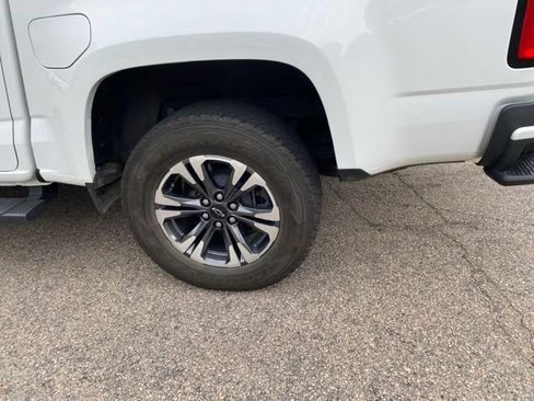 Used 2022 Chevrolet Colorado Z71 AWD/4WD image 13