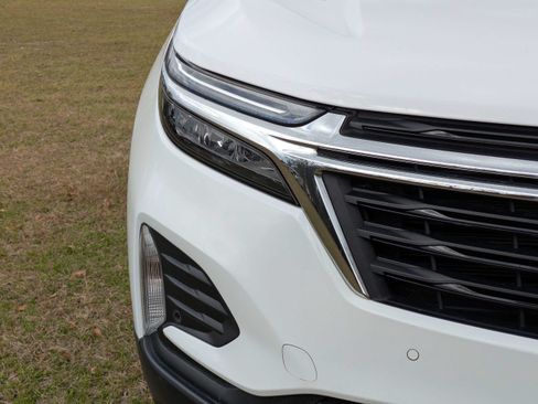 Used 2024 Chevrolet Equinox LT FWD image 10