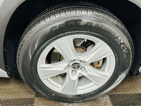 Certified 2023 Toyota Highlander LE image 28