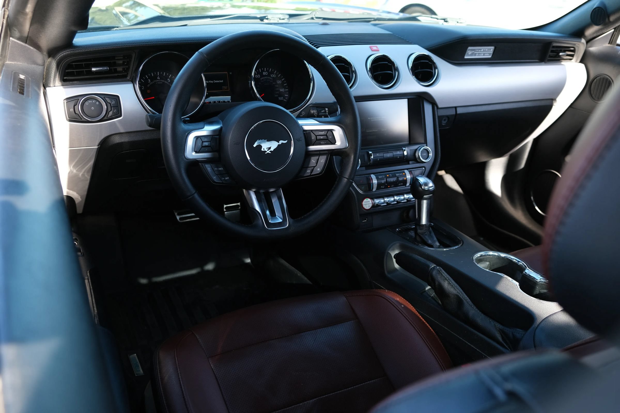 Used 2015 Ford Mustang Premium RWD image 10