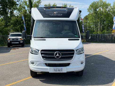 Used 2024 Mercedes-Benz Sprinter 3500 image 8