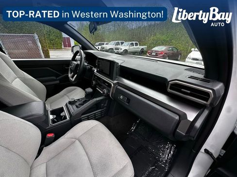 Used 2025 Toyota 4Runner SR5 AWD/4WD image 14