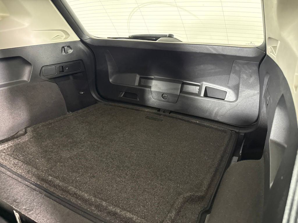 Used 2023 Volkswagen Tiguan SE AWD/4WD image 28