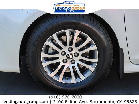 Used 2020 Toyota Sienna XLE Premium image 9