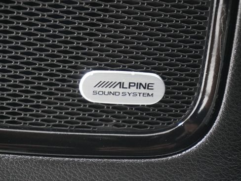 Used 2024 Jeep Compass Latitude w/ Sun and Sound Group image 15