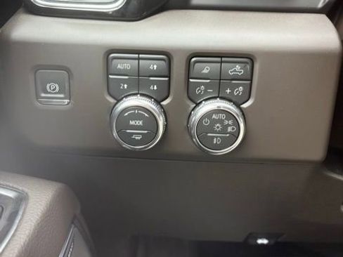 New 2026 GMC Sierra 3500 Denali w/ Denali Reserve Package AWD/4WD image 4