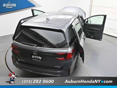 New 2026 Honda Odyssey Touring image 37
