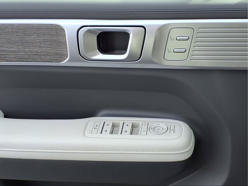Used 2025 Hyundai Santa Fe Calligraphy AWD/4WD image 13