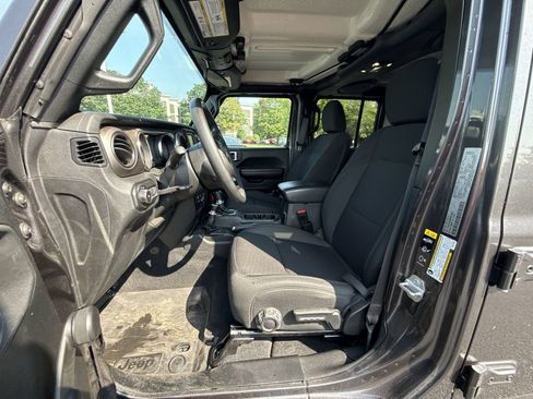 Used 2021 Jeep Wrangler Unlimited Sport AWD/4WD image 12