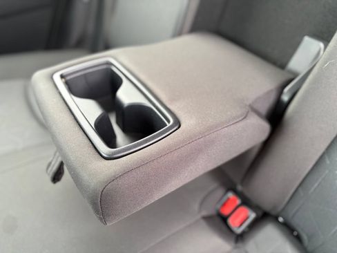 Used 2025 Toyota RAV4 XLE AWD/4WD image 12