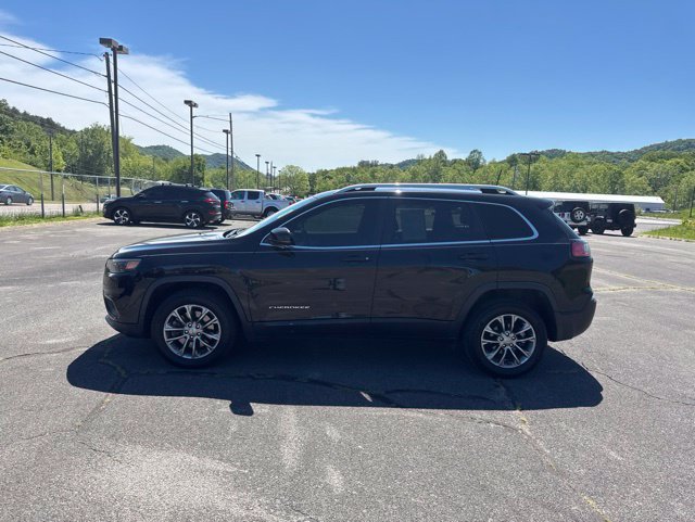 Used 2019 Jeep Cherokee Latitude Plus w/ Cold Weather Group FWD image 5